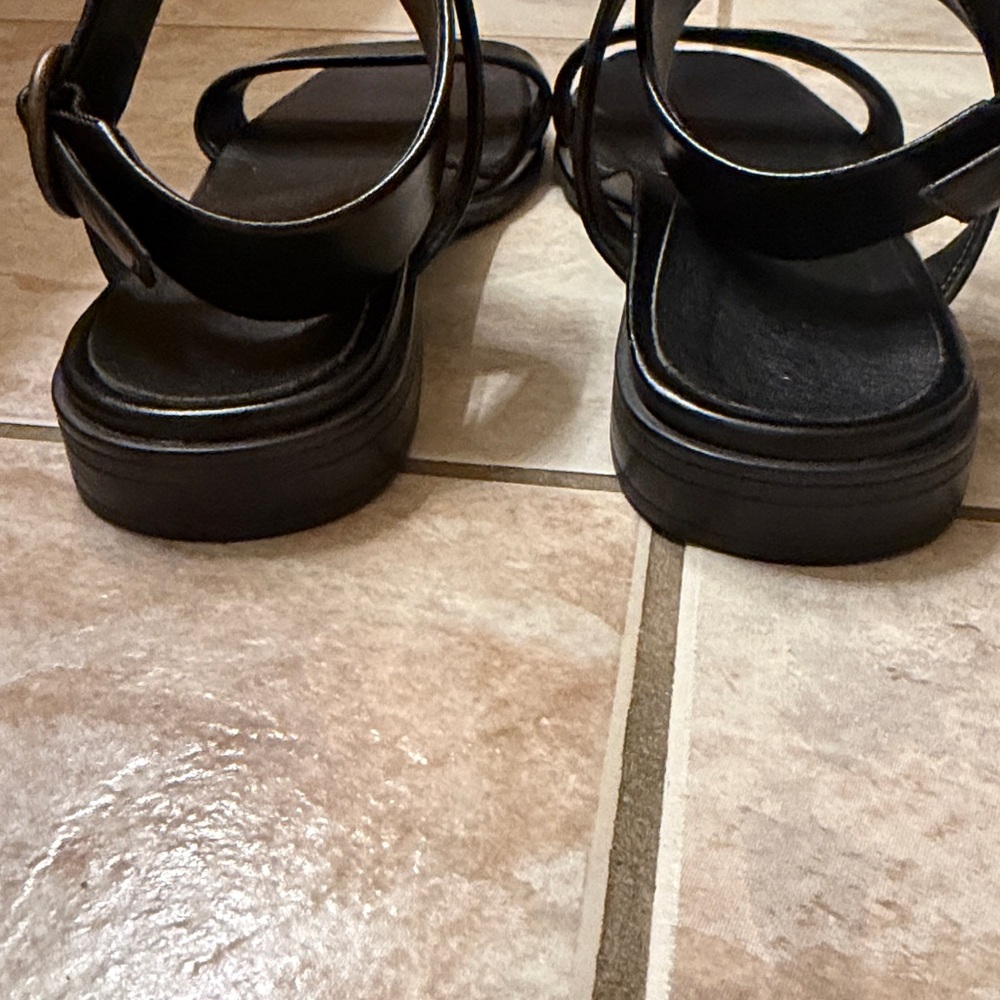 Vionic Black Strappy Sandals - Picture 5 of 8